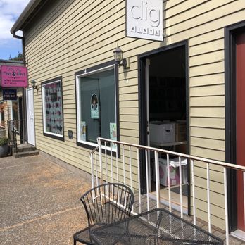 Dig Vinyl - Front Door & Sign - Vinyl Records Near Me - Portland, Oregon Dig Vinyl - Front Door & Sign - Vinyl Records Near Me - Portland, Oregon