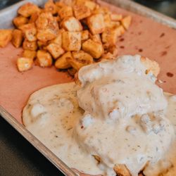 The Smoky Mug - Biscuits 'n Hatch Gravy