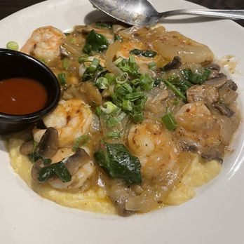 Local Goat - Shrimp and cheesy grits - New American Near Me - Pigeon Forge, Tennessee