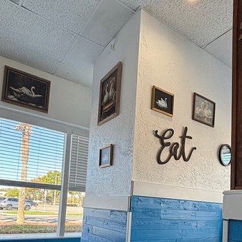 Lakeland Diner - decor - Greek Near Me - Lakeland, Florida Lakeland Diner - decor - Greek Near Me - Lakeland, Florida