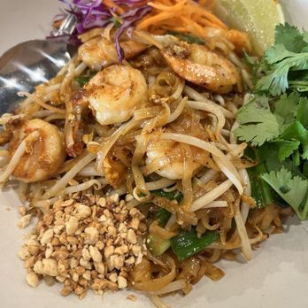 Ari's Thai Eatery - Pad Thai Shrimp - Thai Near Me - Azusa, California