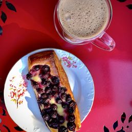 Blueberry danish, hot cocoa