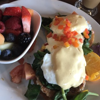 McKay Cottage Restaurant - Benham Falls Benny w/ side of fruit - American Near Me - Bend, Oregon