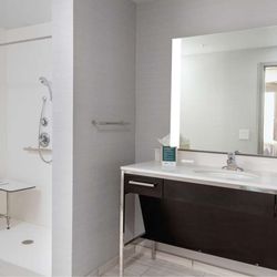 Homewood Suites by Hilton Largo Washington DC - Guest room bath
