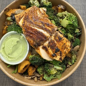 SoFresh - Customizable salmon bowl - New American Near Me - Kissimmee, Florida SoFresh - Customizable salmon bowl - New American Near Me - Kissimmee, Florida