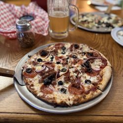IVY Bear Family Pizzeria - The Grizzly Bear pizza combo!