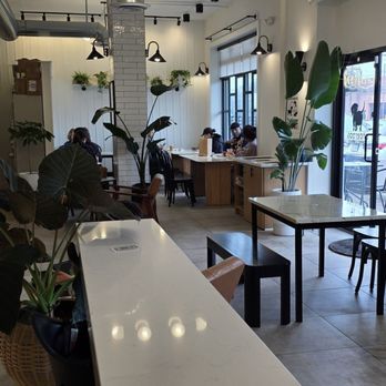 Underdog Coffee & Bread - Nice area to sit - Breakfast & Brunch Near Me - Annandale, Virginia