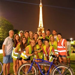 Baylor in Great Britain program on a bike tour through Paris