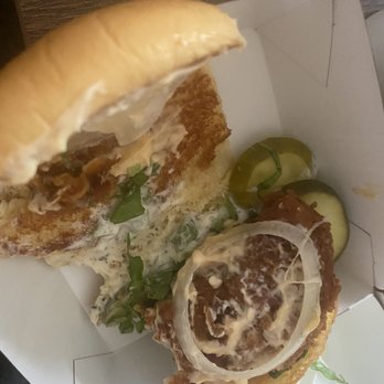 Shake Shack Central West End - Chicken sandwich - Ice Cream & Frozen Yogurt Near Me - St. Louis, Missouri Shake Shack Central West End - Chicken sandwich - Ice Cream & Frozen Yogurt Near Me - St. Louis, Missouri