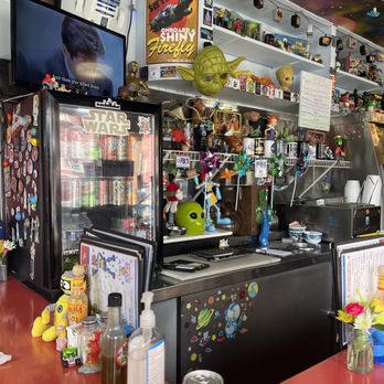 Lady Tron's - Ambiance - Sandwiches Near Me - New Albany, Indiana