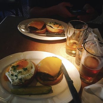 Au Cheval - Cheeseburger A Cheval, Fried Egg - Bars Near Me - Chicago, Illinois