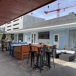 Drink & Think House - Side area outside  Courtyard