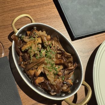 BAR Bludorn - Mushroom side - Wine Bars Near Me - Houston, Texas