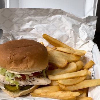 Graves Drive In - Grilled chicken sandwich - Salad Near Me - Perry, Florida Graves Drive In - Grilled chicken sandwich - Salad Near Me - Perry, Florida