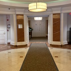 Mount Vernon - Lobby.