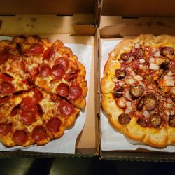 Antonio's Pizzeria LoSchiavo - Pepperoni and sausage onion. Excellent!
