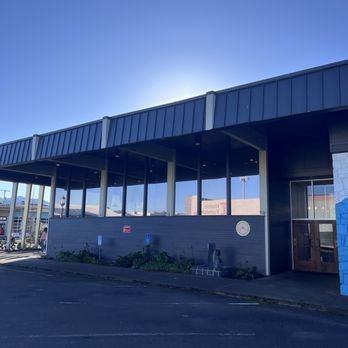Bagels By the Sea - Exterior - Bagels Near Me - Seaside, Oregon