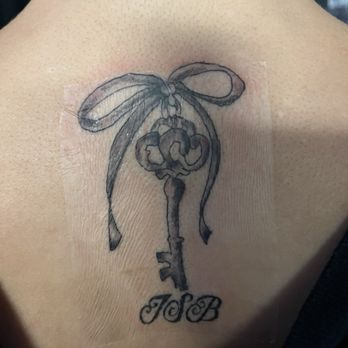 Cm Tattoos Lv - full tattoo, shaky lines, and completely different from my reference - Tattoo Near Me - Las Vegas, Nevada Cm Tattoos Lv - full tattoo, shaky lines, and completely different from my reference - Tattoo Near Me - Las Vegas, Nevada