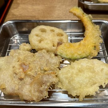 Tempura Kiki - Tempura came in two separate servings, which meant I didn't have to rush to eat them all. - Japanese Near Me - Honolulu, Hawaii Tempura Kiki - Tempura came in two separate servings, which meant I didn't have to rush to eat them all. - Japanese Near Me - Honolulu, Hawaii