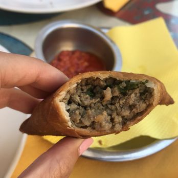 Cantinho do Aziz - Beef chamussa - African Near Me - Lisbon, 11