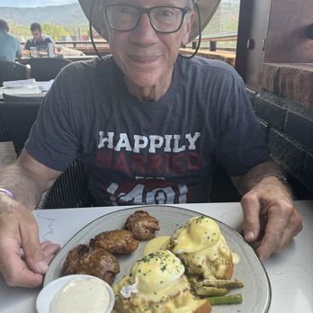 Shorebird - The Crab Cakes Eggs Benedict is DELICIOUS! - Breakfast & Brunch Near Me - Sedona, Arizona Shorebird - The Crab Cakes Eggs Benedict is DELICIOUS! - Breakfast & Brunch Near Me - Sedona, Arizona