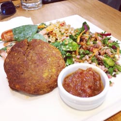 Fundamentals Organic - Chickpea and quinoa party with 3 salads and tomato relish