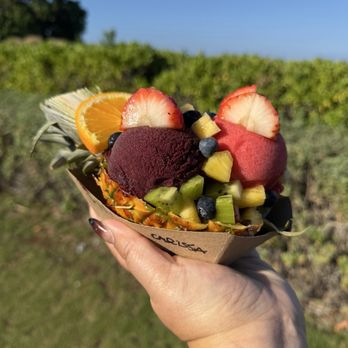 Maui Fruit Ninja - Pineapple combo with acai and strawberry. @veefoodlife - Acai Bowls Near Me - Lahaina, Hawaii Maui Fruit Ninja - Pineapple combo with acai and strawberry. @veefoodlife - Acai Bowls Near Me - Lahaina, Hawaii