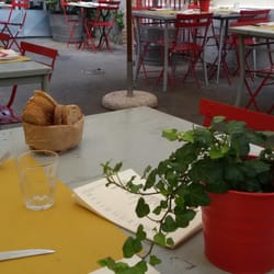 Bolgheri Più - Cortile interno naxcosto
