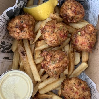 DJ's Clam Shack - The best conch fritters of your life! And those skin on fries!!! Ahhhhhhhh GET IN MY BELLY! - Seafood Near Me - Key West, Florida