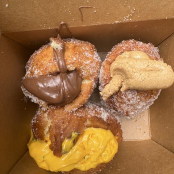 BB&B Bread Truck - Yummy donuts!!! All delicious - Food Trucks Near Me - Indianapolis, Indiana