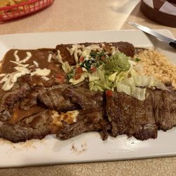 Juan Pablos - Carne asada plate.