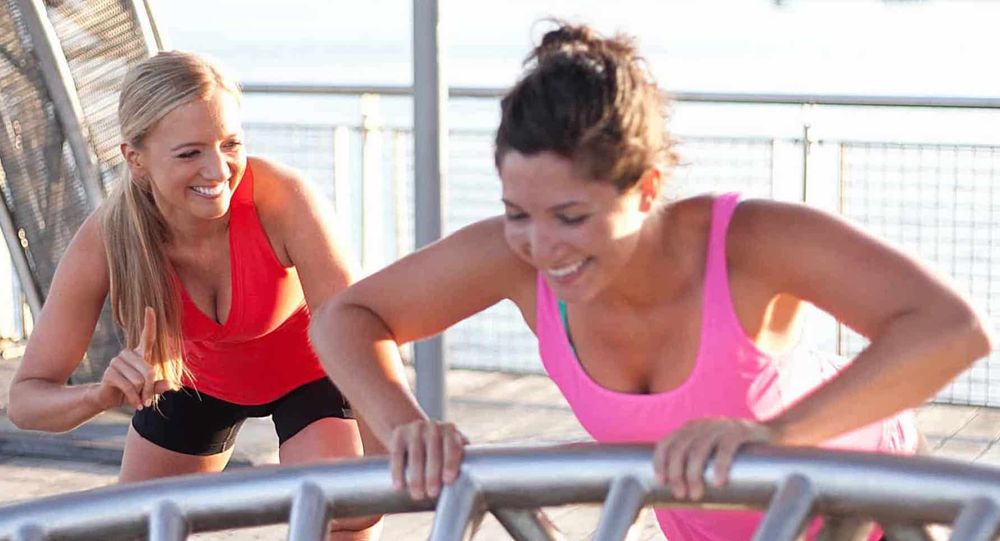 Holly Roser Fitness Studio Logo