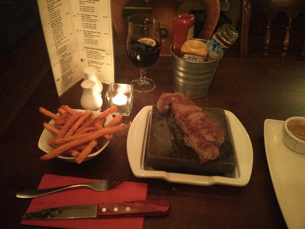 THE BIRDCAGE Updated June 2024 4 Cornmarket, Thame, Oxfordshire