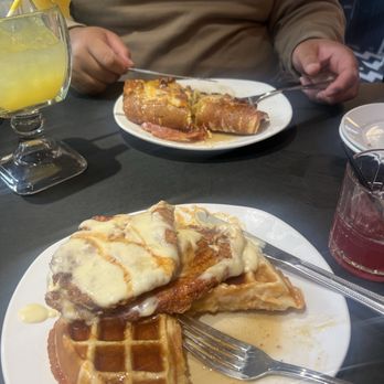 Mom's Kitchen & Bar - Pancake burrito, chicken and waffles. Margarita mimosa. - Bars Near Me - Astoria, New York Mom's Kitchen & Bar - Pancake burrito, chicken and waffles. Margarita mimosa. - Bars Near Me - Astoria, New York