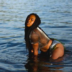 Skyclad Studio - Gorgeous water goddess moment with Ju Ve Jones