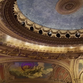 Chicago Theatre - Cathedral like ceiling - Performing Arts Near Me - Chicago, Illinois Chicago Theatre - Cathedral like ceiling - Performing Arts Near Me - Chicago, Illinois