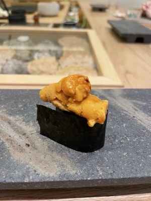 Sushi Akira by null