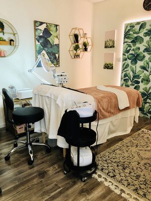 Facial Treatments - We offer a variety of facials, and each facial is customized to exactly your needs. Facial Treatments - We offer a variety of facials, and each facial is customized to exactly your needs.