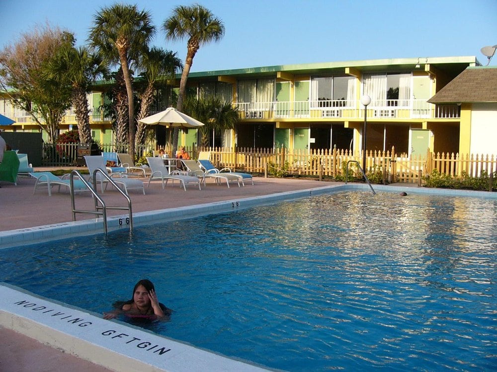 Tropical Inn photo 1