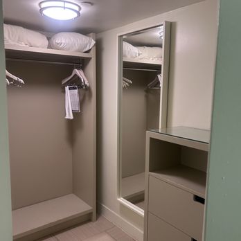 El Conquistador Resort - Spacious closet - Resorts Near Me - Fajardo, Puerto Rico El Conquistador Resort - Spacious closet - Resorts Near Me - Fajardo, Puerto Rico