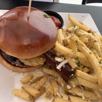 Twisted Oak Tavern - PBJ burger - American Near Me - Camarillo, California