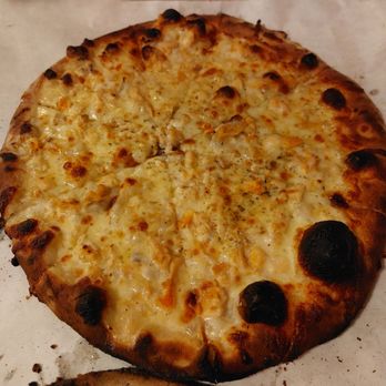 Sally's Apizza - New Haven Original Clam Pie - Pizza Near Me - New Haven, Connecticut
