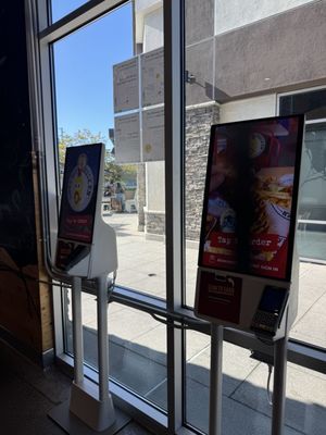 Dave's Hot Chicken by null