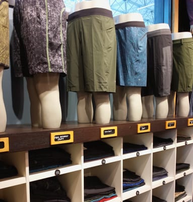 lululemon by null