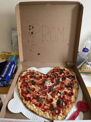 Bellucci Pizza by null