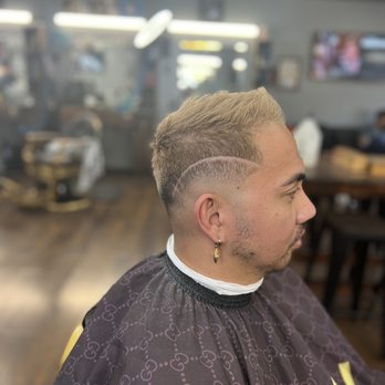 Locker Room IB - My dude right view - Barbers Near Me - Imperial Beach, California