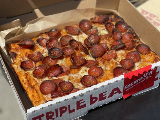 Triple Beam Pizza by null