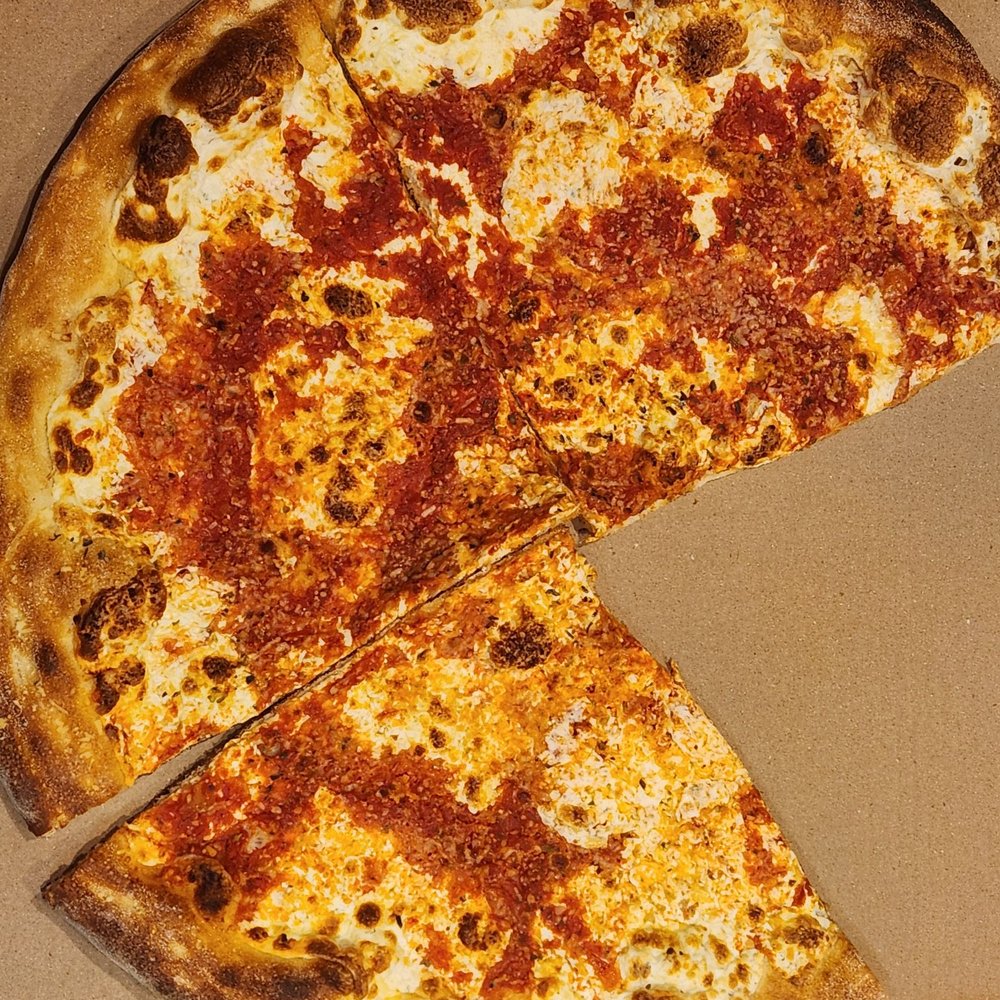 Fresh Mozzarella Pizza - Three slices of their Cheese pizza - Pizza Near Me - Simsbury, Connecticut Fresh Mozzarella Pizza - Three slices of their Cheese pizza - Pizza Near Me - Simsbury, Connecticut