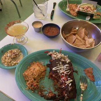 Uno Mas - Chicken enchiladas with mole - Tex-Mex Near Me - Dallas, Texas