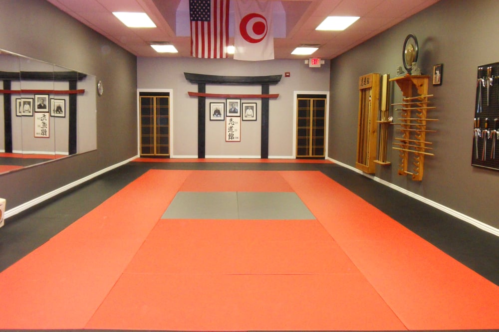 Maywood Karate Logo